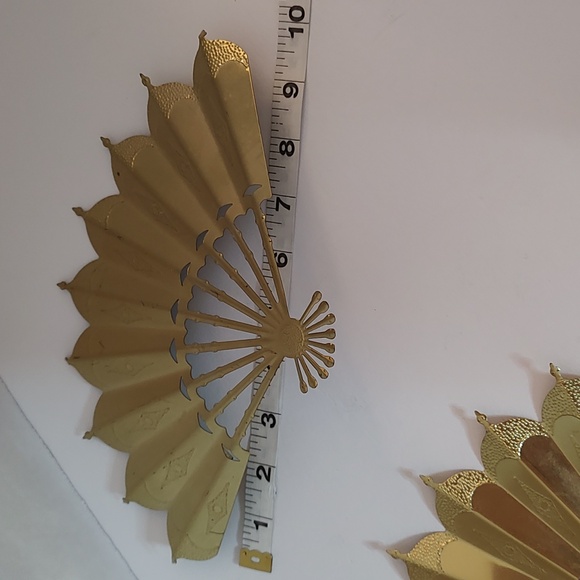 3 Decorative Brass Fans One Larger & Two Smaller Ones - Picture 3 of 6